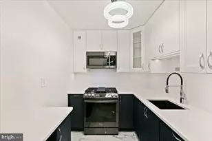 801 N Pitt St, Alexandria, VA 22314 - Photo 1