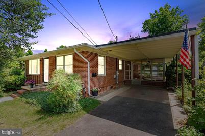 1009 Rappahannock Avenue, Fredericksburg, VA 22401 - Photo 1