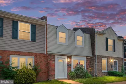 325 Brock Square, Fredericksburg, VA 22401 - Photo 1