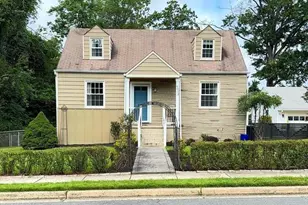 4012 Woodland Dr, Fairfax, VA 22030 - Photo 1