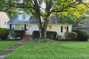 10722 Scott Dr, Fairfax, VA 22030 - Photo 1