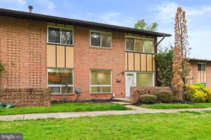 10109 Fair Woods Dr, Fairfax, VA 22030 - Photo 1