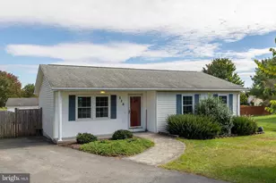 114 Golden Pond Cir, Stephens City, VA 22655 - Photo 1