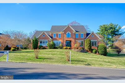 2906 Hunting Hills Court, Oakton, VA 22124 - Photo 1