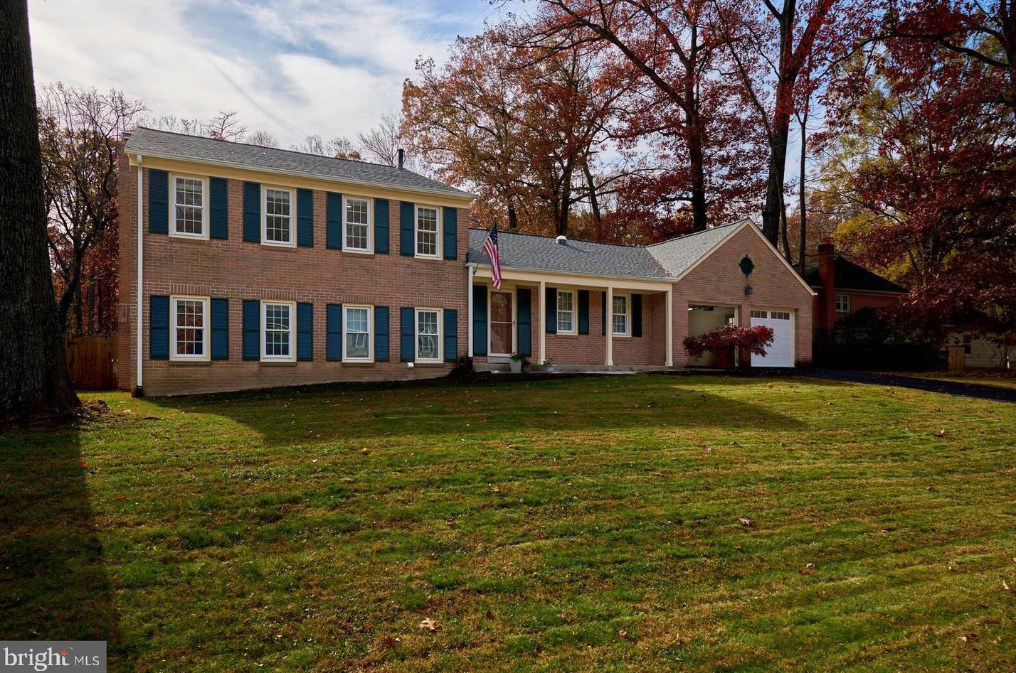 2517 Farrier Ln, Herndon, VA 20191