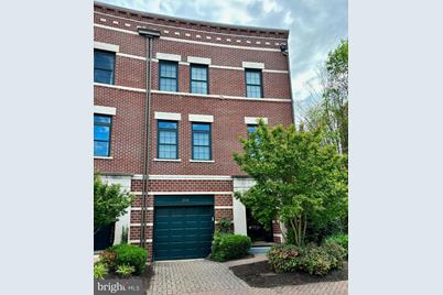 12136 Chancery Station Circle, Reston, VA 20190 - Photo 1