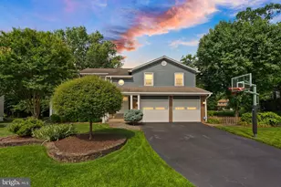 13312 Tuckaway Dr, Fairfax, VA 22033 - Photo 1