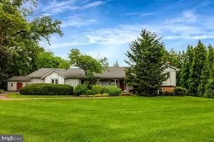 1013 Wilhelm Dr, Great Falls, VA 22066 - Photo 1
