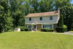 3901 Glenbrook Rd, Fairfax, VA 22031 - Photo 1