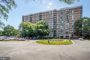 2300 Pimmit Dr, Falls Church, VA 22043 - Photo 1