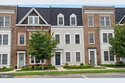 141 Center Street S #6, Vienna, VA 22180 - Photo 1