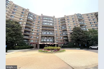 8340 Greensboro Drive #605, McLean, VA 22102 - Photo 1
