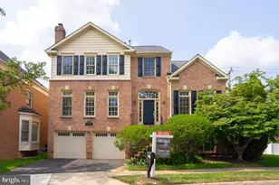 9818 Fox Rest Ln, Vienna, VA 22181 - Photo 1