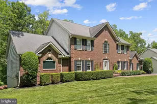 7802 Creekside View Ln, Springfield, VA 22153 - Photo 1