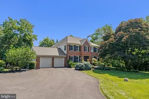 2707 E Ridge Ct, Oakton, VA 22124 - Photo 1