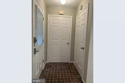 302 Locust Street SE #2A, Vienna, VA 22180 - Photo 1