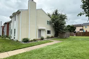 1089 Knight Ln, Herndon, VA 20170 - Photo 1