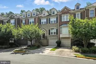 2157 Wolftrap Ct, Vienna, VA 22182 - Photo 1