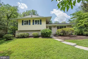 11039 Del Rio Dr, Fairfax, VA 22030 - Photo 1