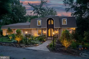 10423 Deerfoot Dr, Great Falls, VA 22066 - Photo 1