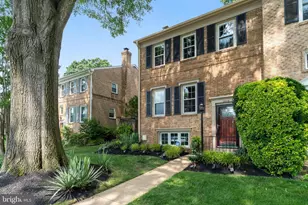 2416 Falls Pl Ct, Falls Church, VA 22043 - Photo 1