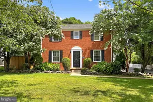 884 Station St, Herndon, VA 20170 - Photo 1