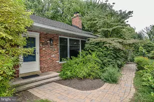 137 Courthouse Rd SW, Vienna, VA 22180 - Photo 1