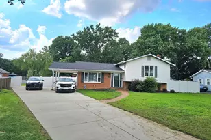 5918 King James Dr, Alexandria, VA 22310 - Photo 1