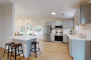 1544 Hiddenbrook Dr, Herndon, VA 20170 - Photo 1