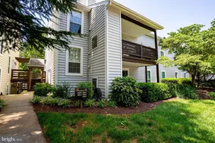 10039 Oakton Terrace Rd, Oakton, VA 22124 - Photo 1