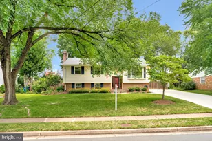 14704 Lock Dr, Centreville, VA 20120 - Photo 1