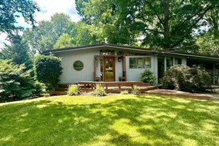 2926 Meadow View Rd, Falls Church, VA 22042 - Photo 1