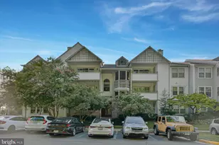 7711 Lafayette Forest Dr, Annandale, VA 22003 - Photo 1