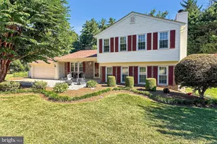 5201 Dunleigh Dr, Burke, VA 22015 - Photo 1