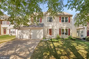 5570 Village Center Dr, Centreville, VA 20120 - Photo 1