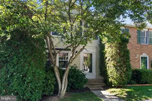 7894 Tyson Oaks Cir, Vienna, VA 22182 - Photo 1