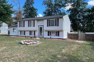 4502 Cub Run Rd, Chantilly, VA 20151 - Photo 1