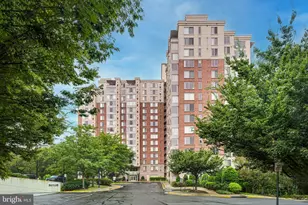 2726 Gallows Rd, Vienna, VA 22180 - Photo 1