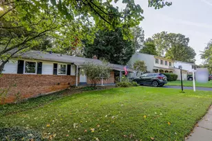 4752 Carterwood Dr, Fairfax, VA 22032 - Photo 1