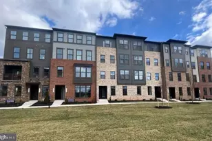 4352 Black Tulip Wy, Chantilly, VA 20151 - Photo 1