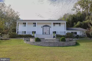 824 Constellation Dr, Great Falls, VA 22066 - Photo 1