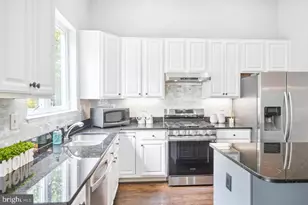 2557 James Monroe Cir, Herndon, VA 20171 - Photo 1