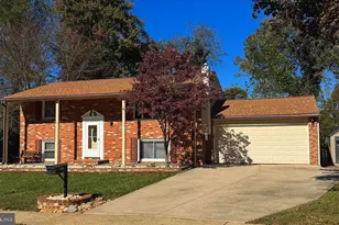 8518 Fairburn Dr, Springfield, VA 22152 - Photo 1