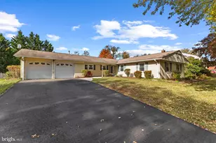 12820 Point Pleasant Dr, Fairfax, VA 22033 - Photo 1