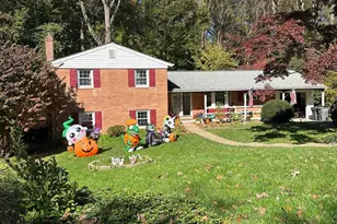 8952 Falling Creek Ct, Annandale, VA 22003 - Photo 1