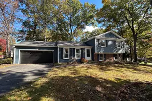 1549 Hiddenbrook Dr, Herndon, VA 20170 - Photo 1