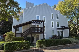 10002 Oakton Terrace Rd, Oakton, VA 22124 - Photo 1