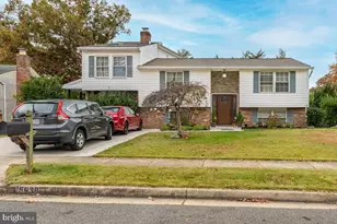 5838 Crowfoot Dr, Burke, VA 22015 - Photo 1