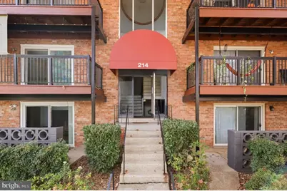 214 Locust Street SE #124, Vienna, VA 22180 - Photo 1