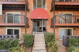 214 Locust St SE, Vienna, VA 22180 - Photo 1